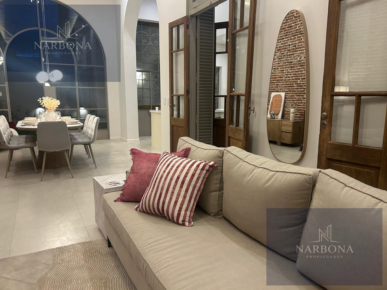Foto de CASA 3 DORMITORIOS EN VENTA CON COCHERA, JARDÍN, PARRILLERO Y PISCINA, imagen 3