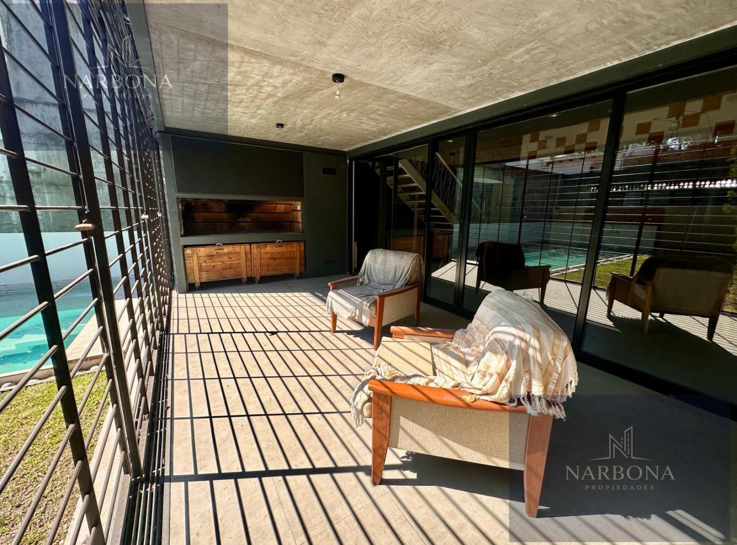 Foto de VENTA CASA 3 DORMITORIOS CON PATIO CON PISCINA, PARRILLERO Y COCHERA, imagen 1