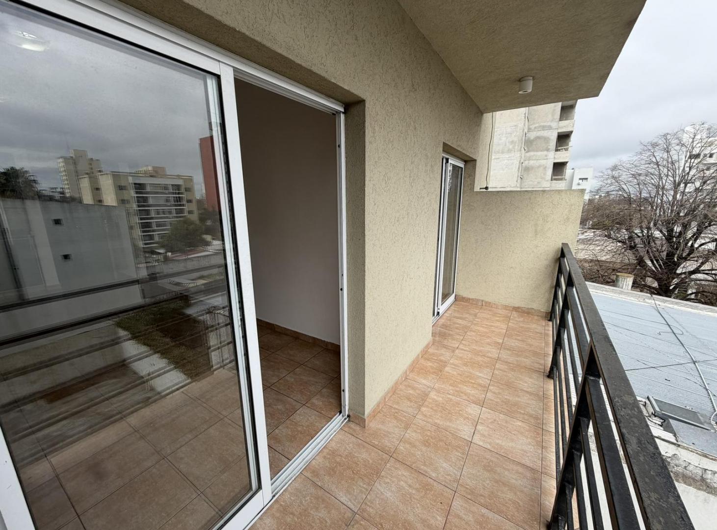 Foto de Departamento 1 dormitorio en La Plata, imagen 2