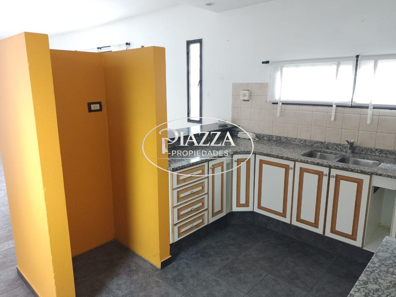 Foto de Casa en alquiler Los Hornos La Plata, imagen 2