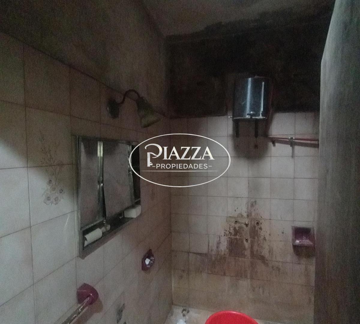 Foto de Casa en venta 2 habitaciones - Patio y Cochera - Calle 23 y 49 La Plata, imagen 3