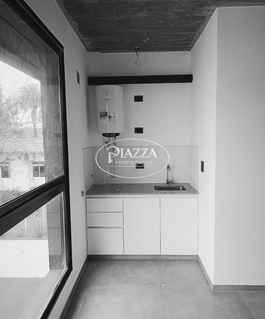 Foto de Alquiler de Local en Manuel B Gonnet - Avenida 31 entre 507 y 508, imagen 2