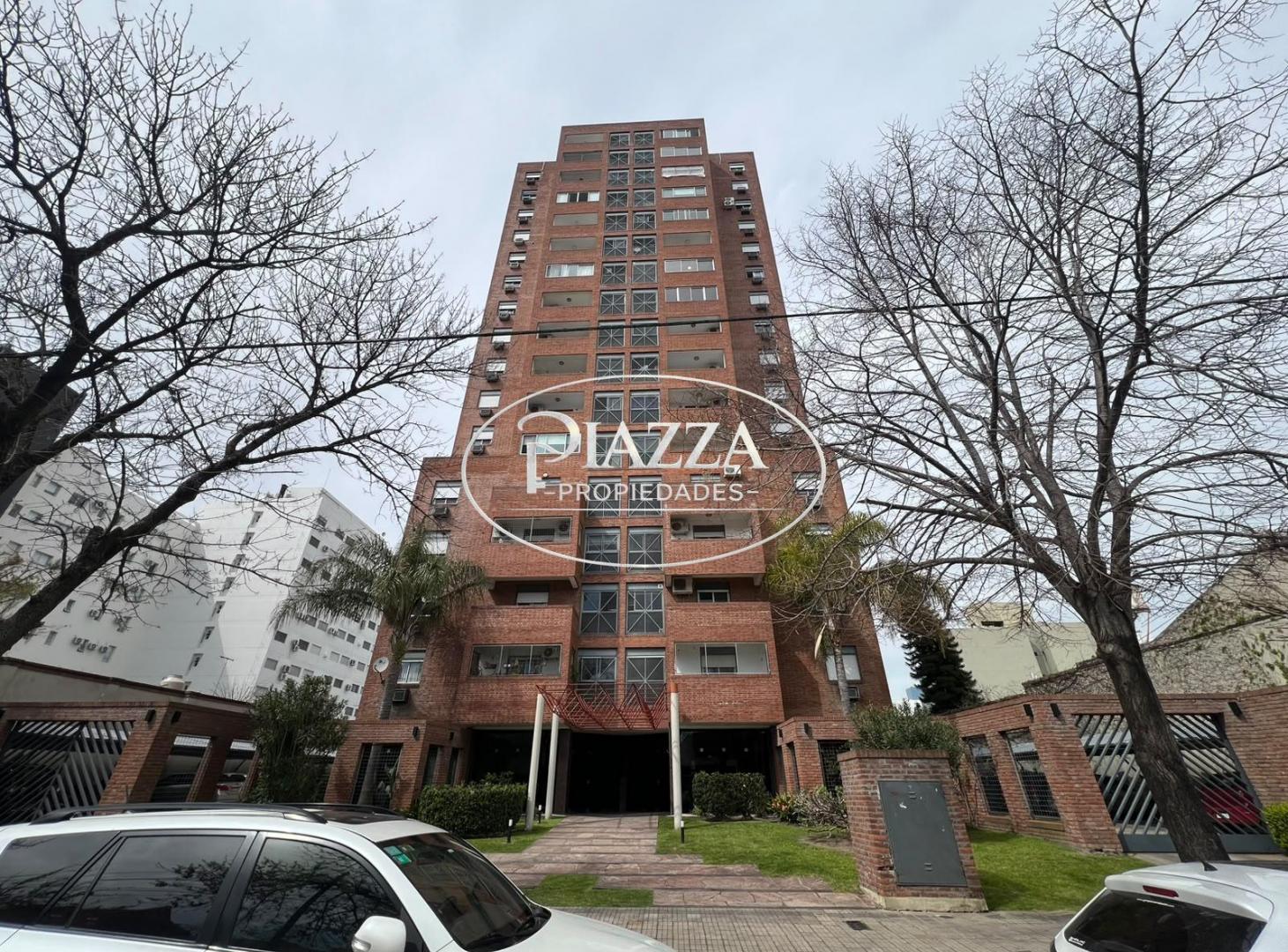 Foto de Departamento Piso 16 - 2 Dormis + Pileta + Cochera - 37 entre 8 y 9, imagen 2