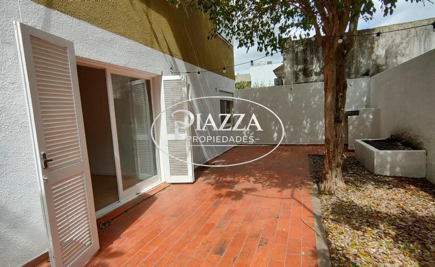 Foto de Depto 1 dorm con patio de 35 m² y parrilla – Apto mascotas – 33 e/ 15 y, imagen 1