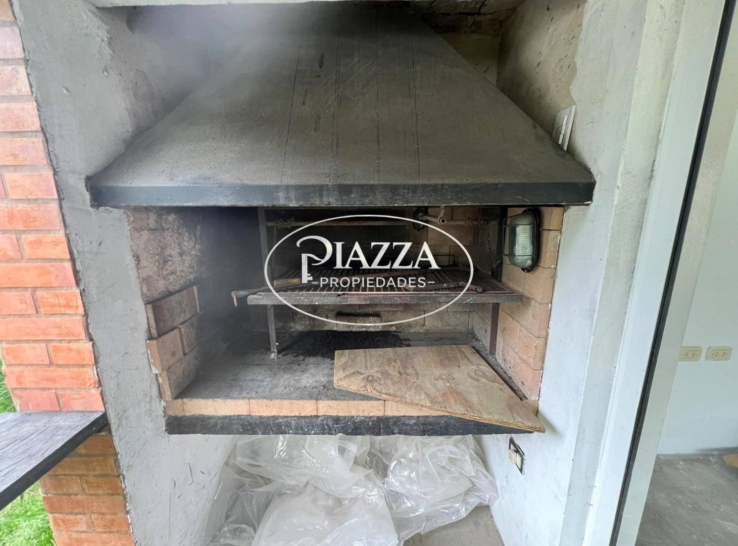 Foto de Casa 2 dorm con pileta, quincho y parrilla – Gonnet, Villa Castells, imagen 3