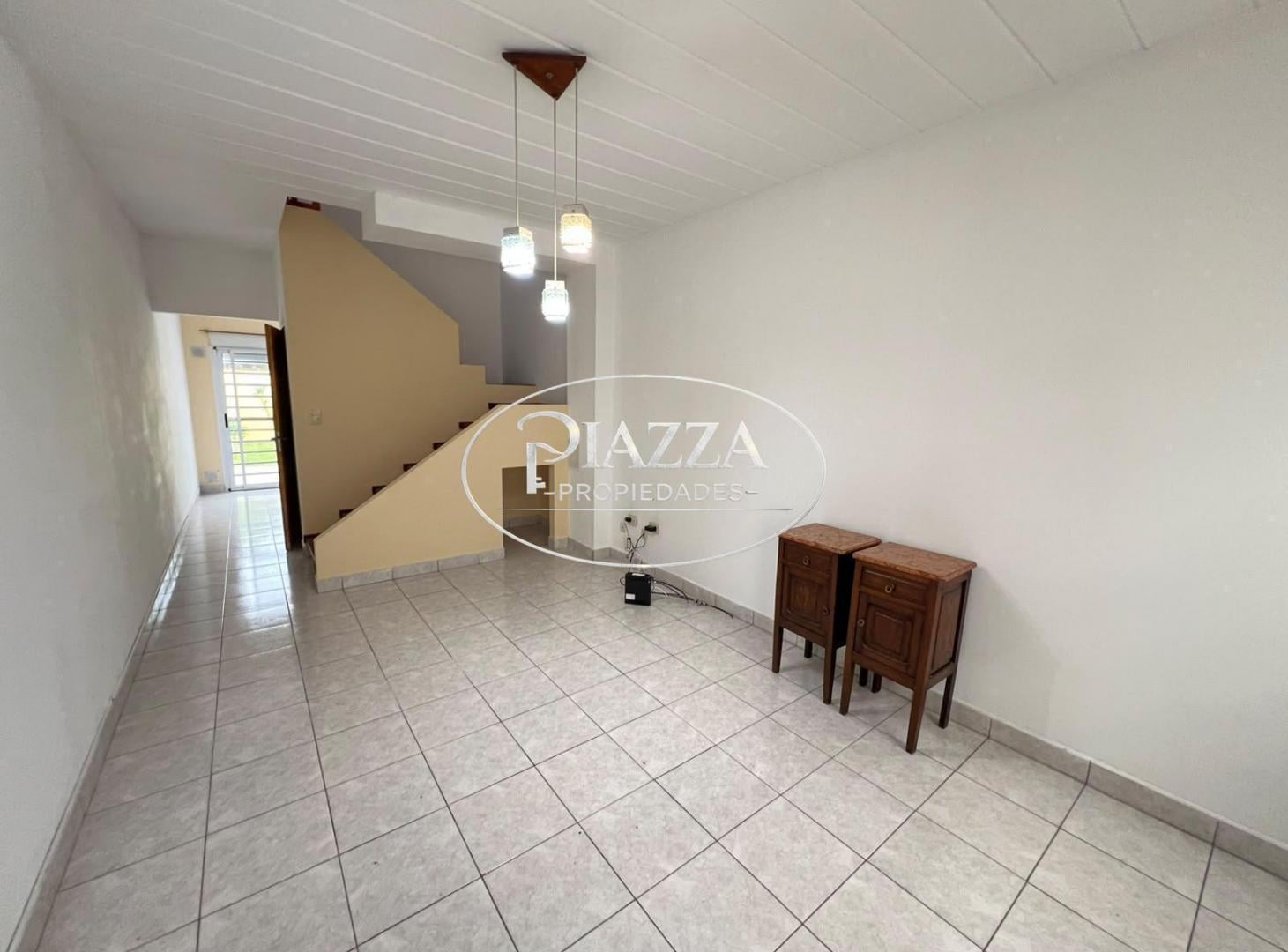 Foto de Dúplex 2 dorm con patio de 43 m² y cochera cubierta – Los Hornos – 61, imagen 1