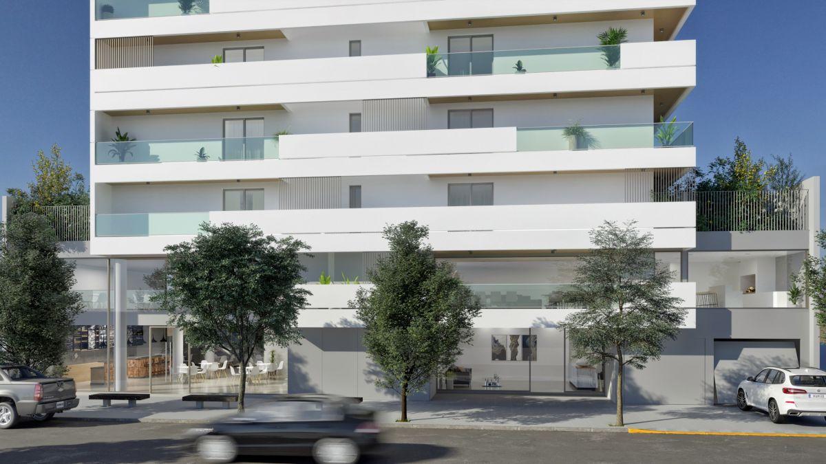 Local Comercial al Frente - Planta Baja - Torre de Viviendas y Oficinas