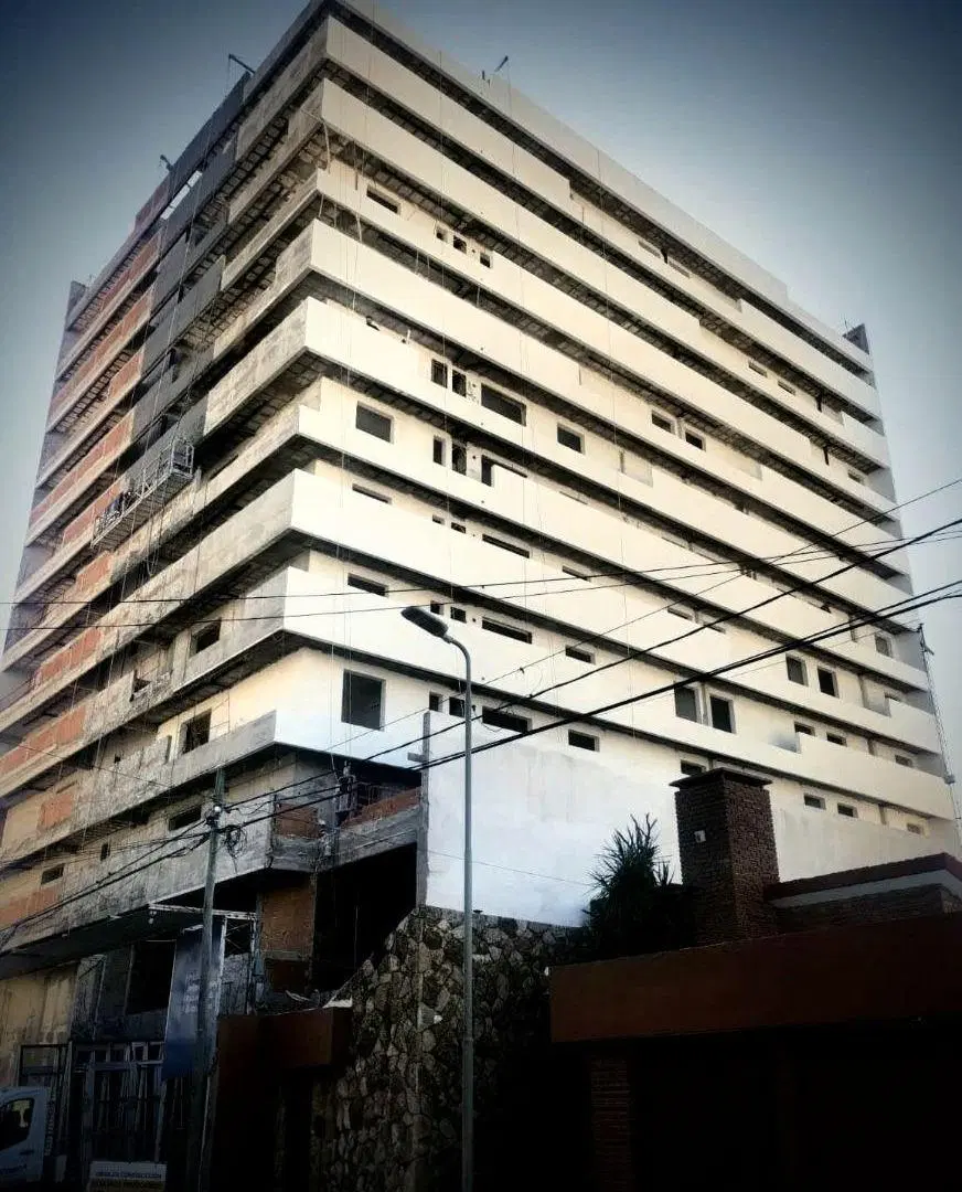 Local Comercial al Frente - Planta Baja - Torre de Viviendas y Oficinas 4