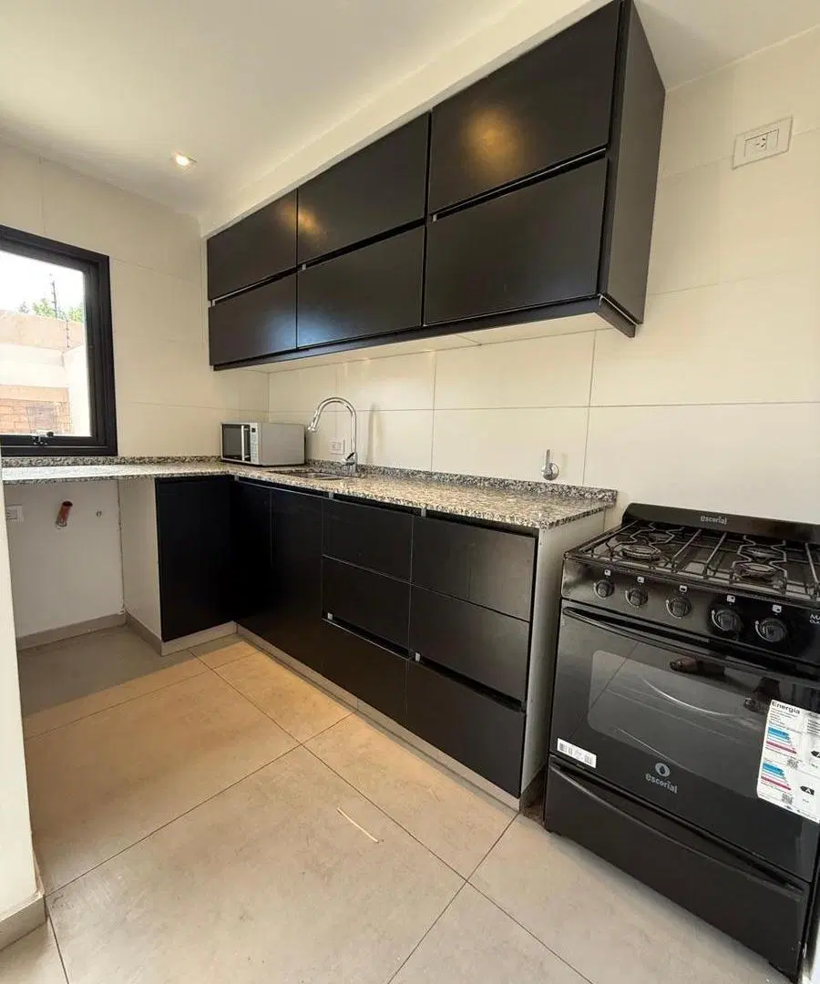 SD PROPIEDADES OFRECE a la Venta Hermoso duplex amoblado en el Complejo La Cava 4