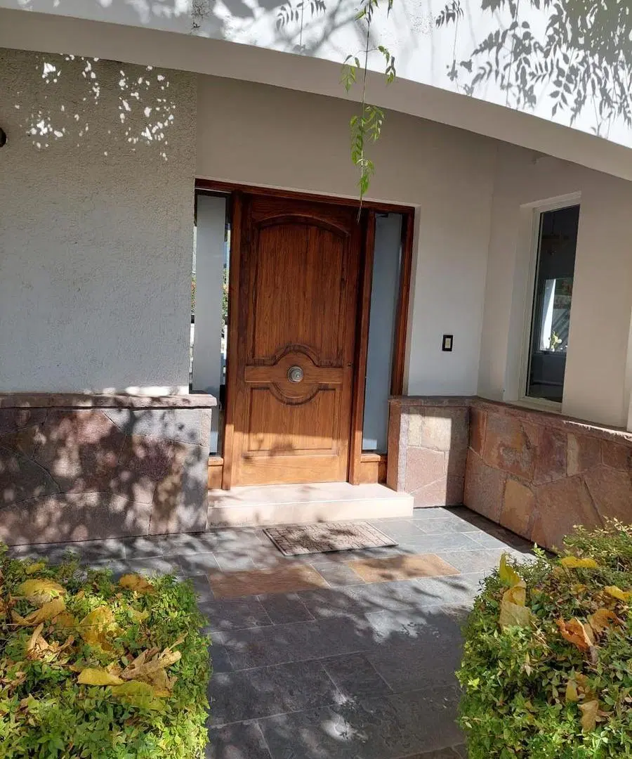 SD PROPIEDADES VENDE HERMOSA CASA EN BARRIO PRIVADO VIAMONTE 3