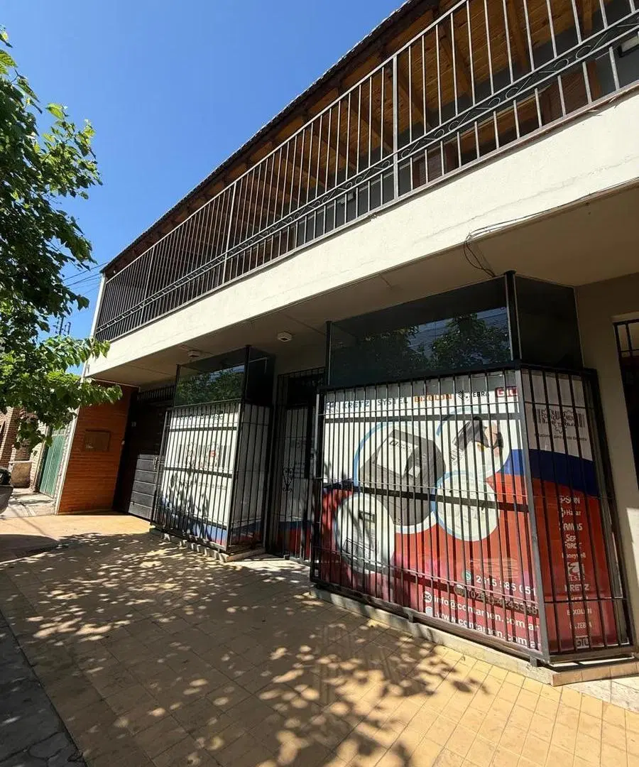 SD PROPIEDADES OFRECE propiedad con vivienda, oficinas y galpón en Godoy Cruz 1