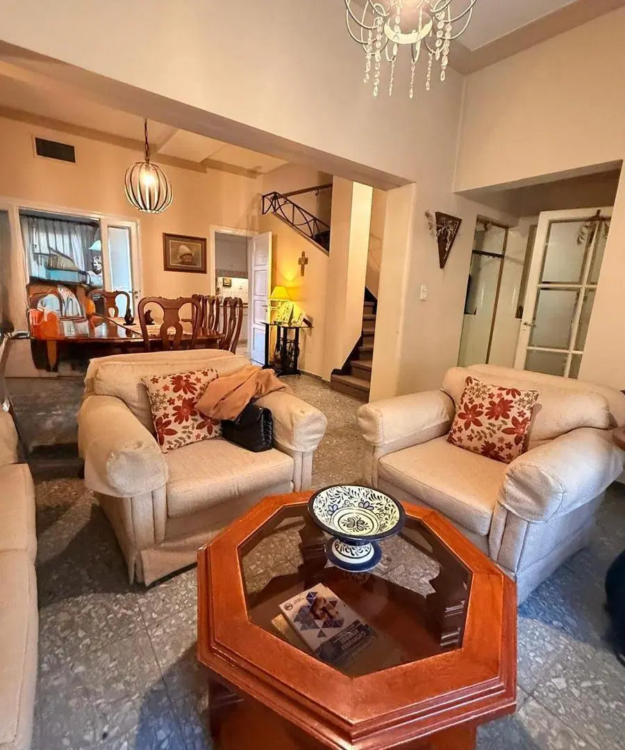 SD PROPIEDADES VENDE  EXCELENTE CASA EN CIUDAD DE MENDOZA 3