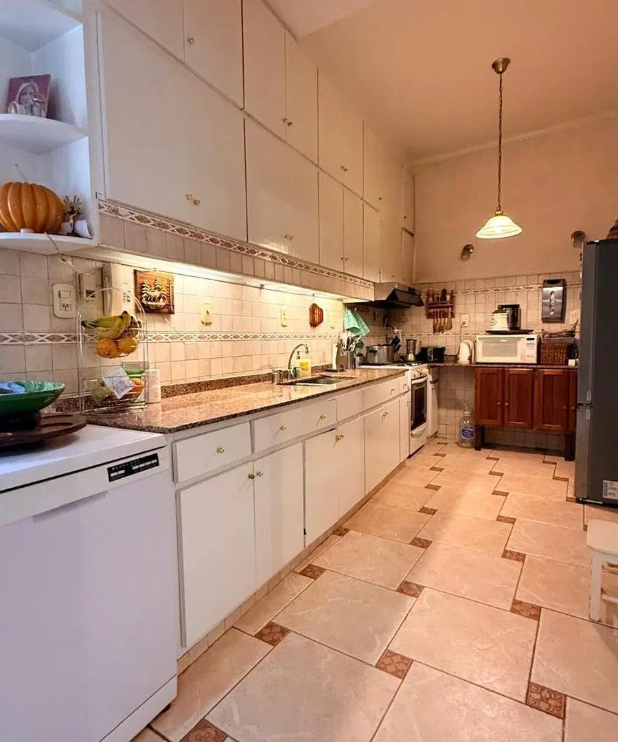 SD PROPIEDADES VENDE  EXCELENTE CASA EN CIUDAD DE MENDOZA 5