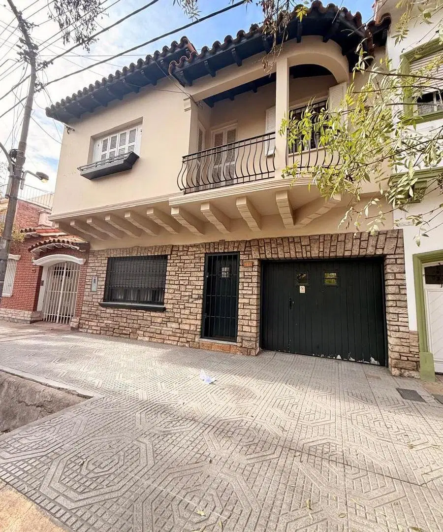 SD PROPIEDADES VENDE  EXCELENTE CASA EN CIUDAD DE MENDOZA 2