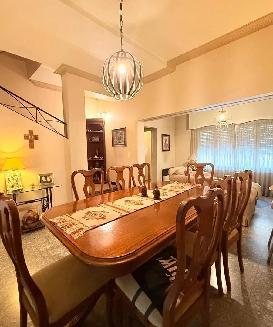 SD PROPIEDADES VENDE  EXCELENTE CASA EN CIUDAD DE MENDOZA 4