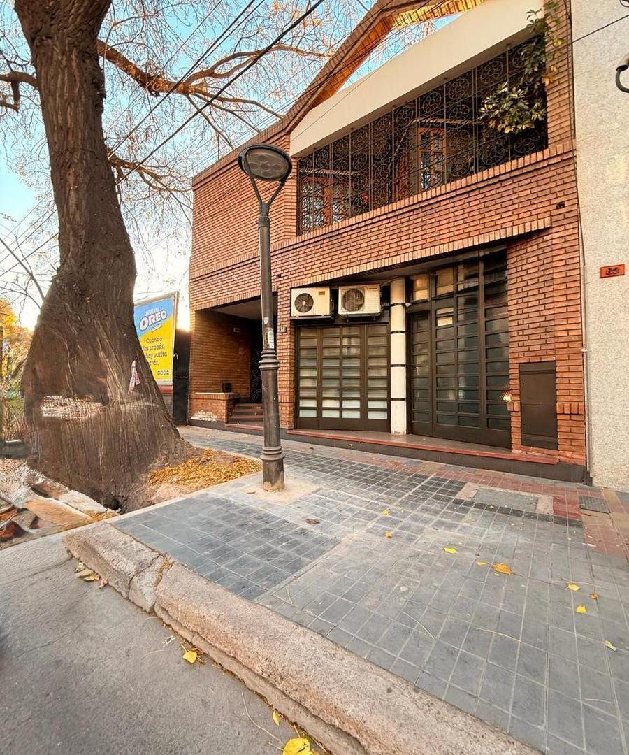SD PROPIEDADES ofrece en ALQUILER importante propiedad ubicada sobre calle Don Bosco