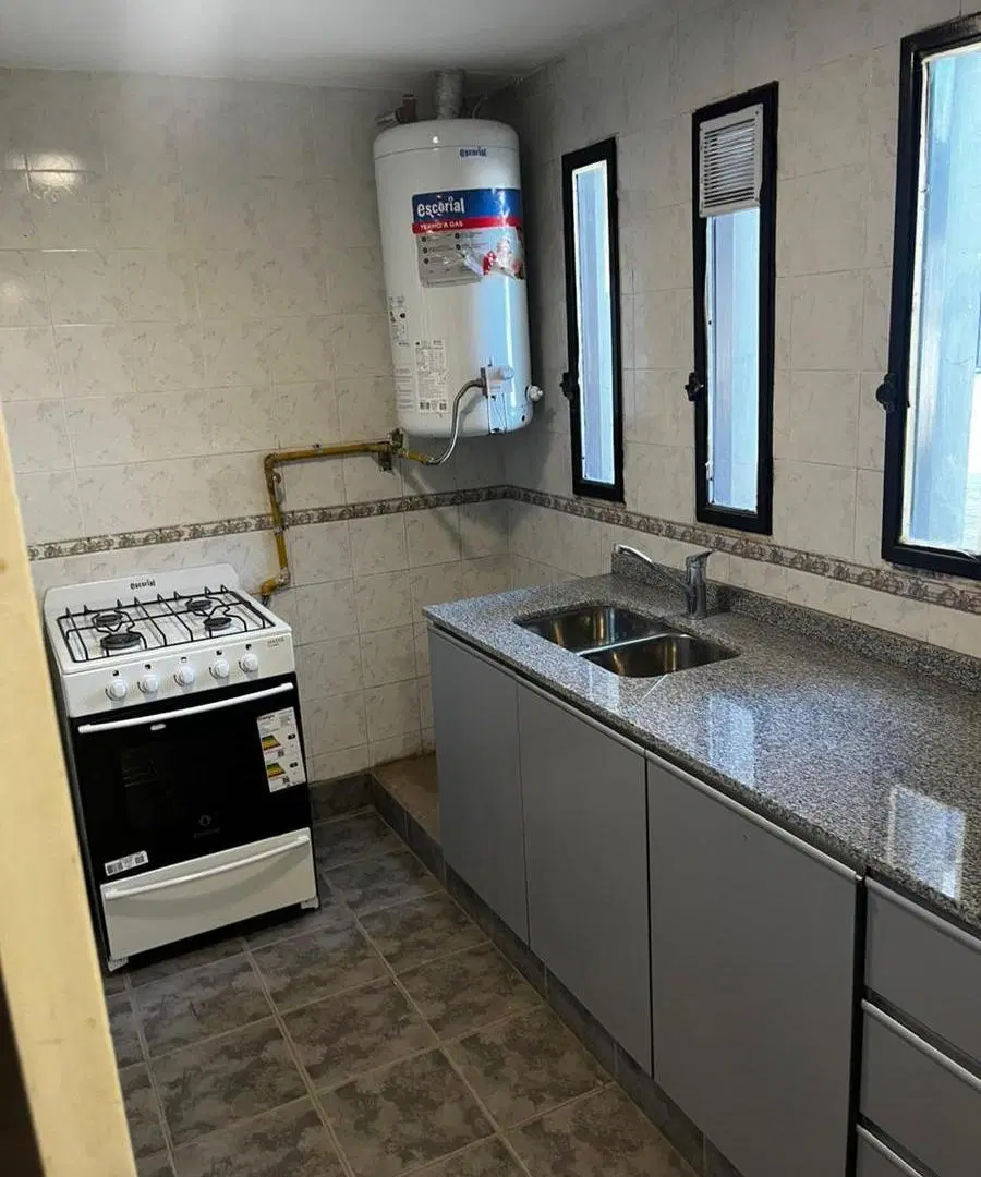 SD PROPIEDADES ofrece en ALQUILER Departamento de 2 Dormitorios con Cochera en Pleno Centro de Mendo 5