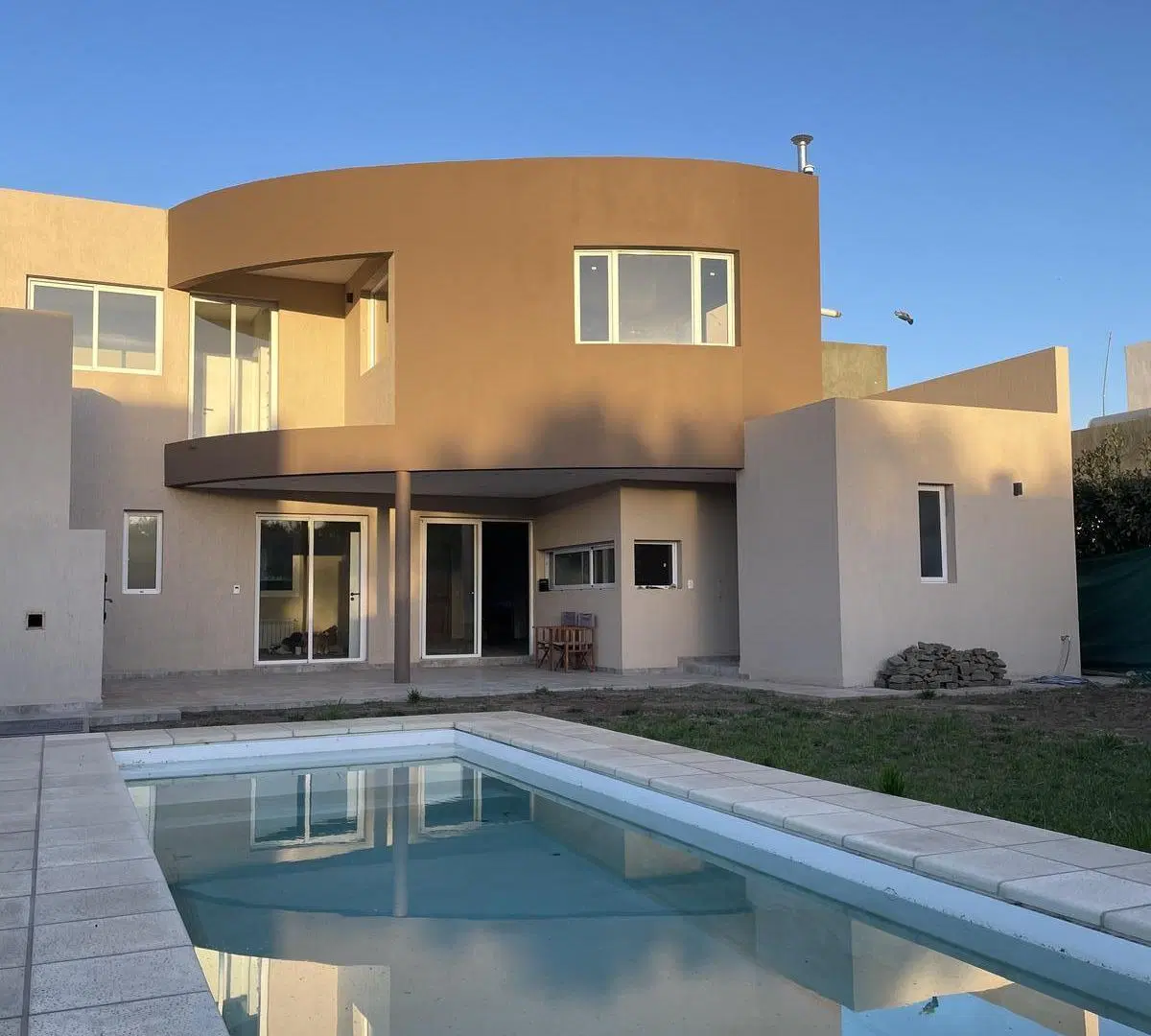 SD PROPIEDADES ofrece en ALQUILER exclusiva casa a estrenar en Barrio Privado, Luján de Cuyo. 5