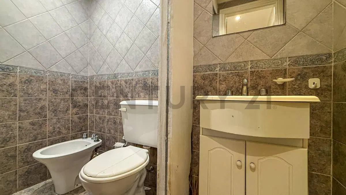 ALQUILER CASA 4 AMBIENTES CON COCHERA LA PERLA 3