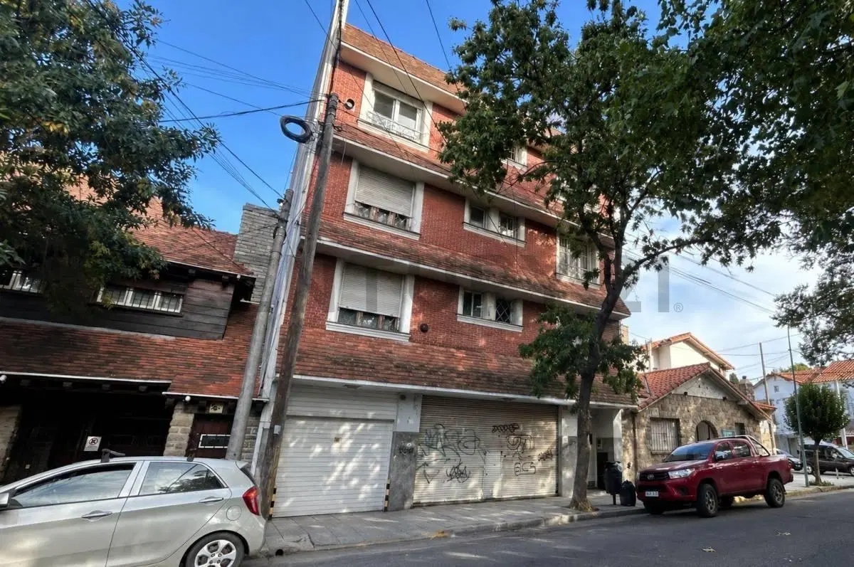 VENTA DEPARTAMENTO 2 AMBIENTES CON COCHERA CHAUVIN 4