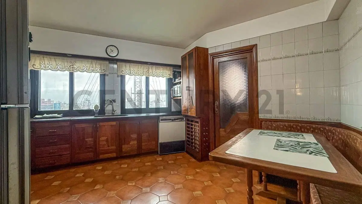 VENTA DEPARTAMENTO 4 AMBIENTES CON QUINCHO PROPIO RIPALDA XII 5