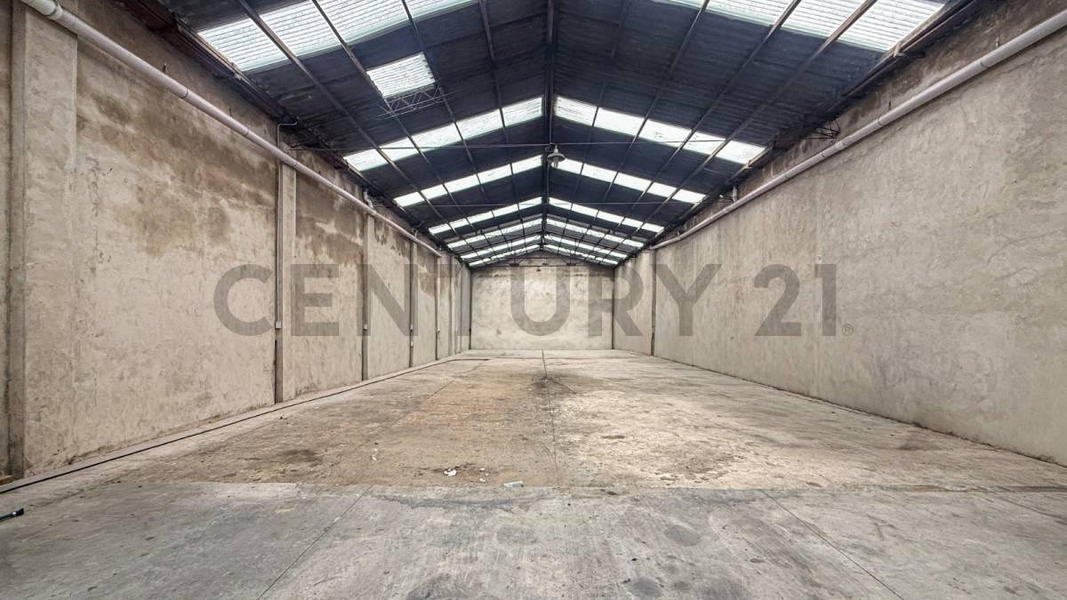VENTA GALPON 450M2 BARRIO LAS AVENIDAS