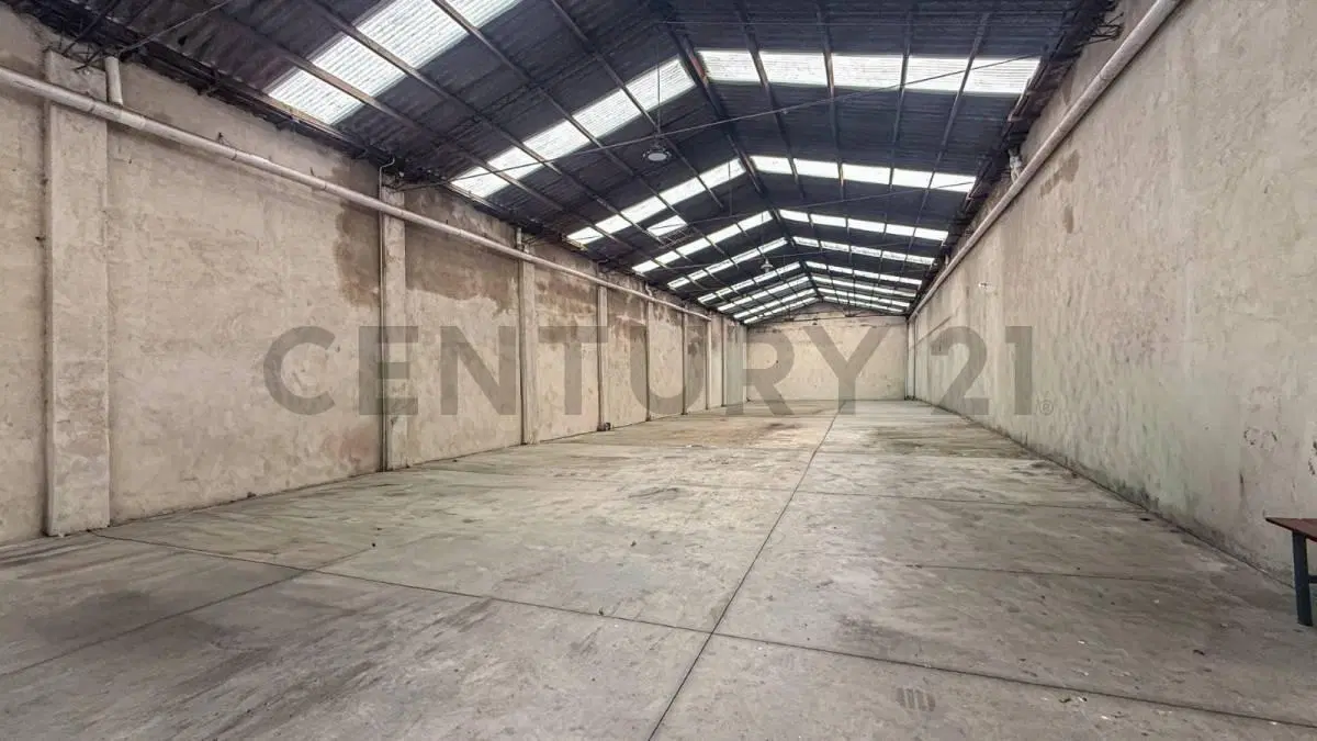VENTA GALPON 450M2 BARRIO LAS AVENIDAS 5