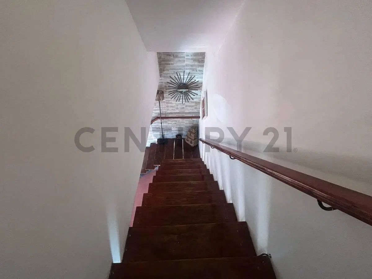 VENTA CASA 4 AMBIENTES CON COCHERA DOBLE B.LOPEZ DE GOMARA 3