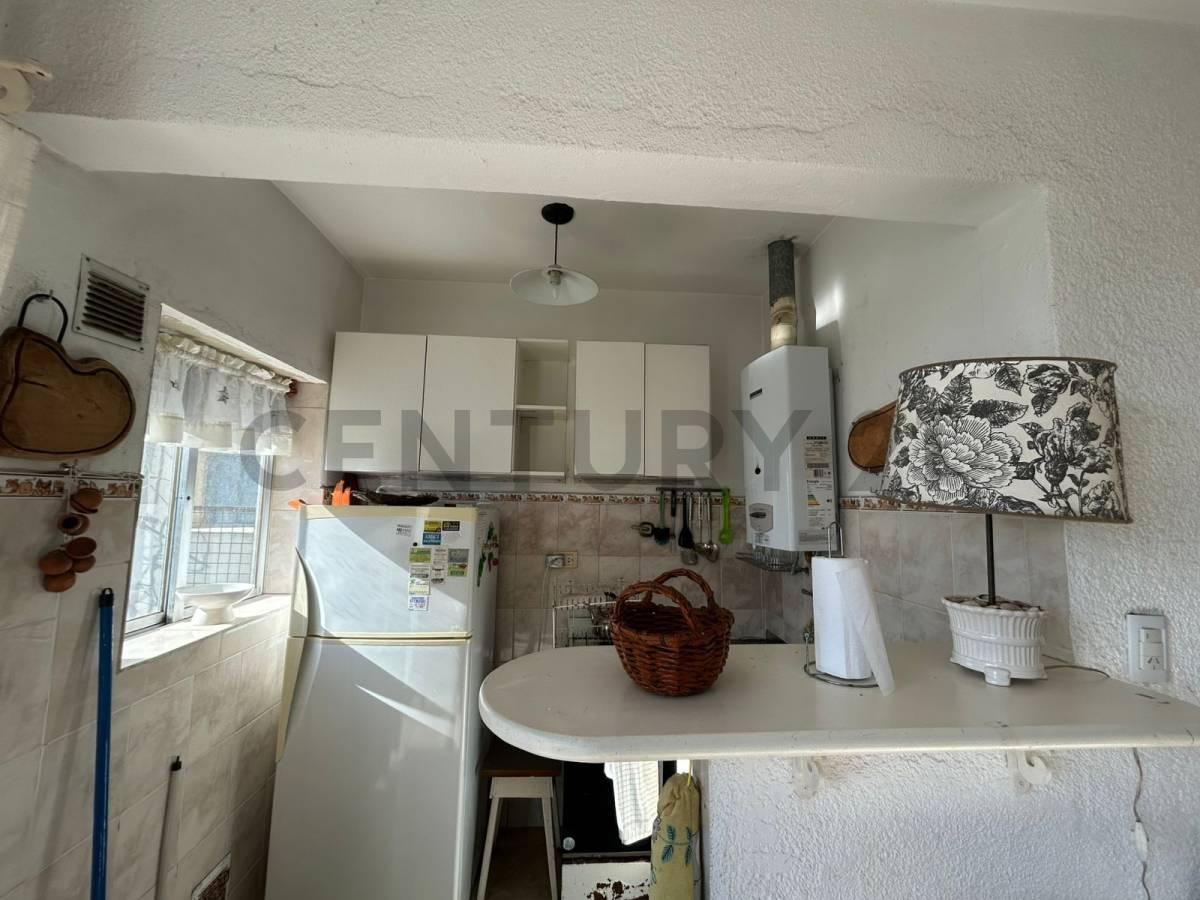 Foto de Venta departamento 2 ambientes al frente. Zona Plaza Colon., imagen 2