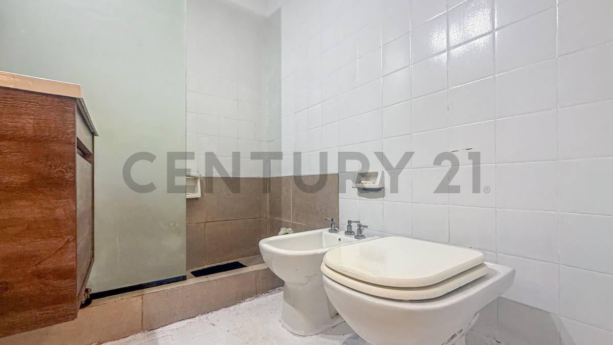 VENTA DEPARTAMENTO 3 AMBIENTES AL FRENTE BARRIO LA PERLA