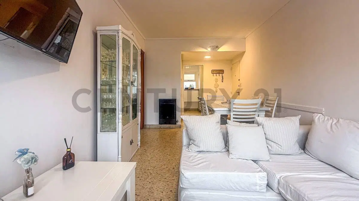 VENTA DEPARTAMENTO 3 AMBIENTES AL FRENTE BARRIO LA PERLA 8