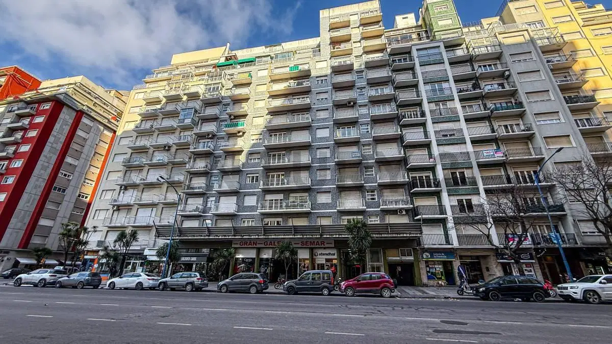VENTA DEPARTAMENTO 2 AMBIENTES CON DEPENDENCIA Y BALCÓN TERRAZA CON PARRILLA 4