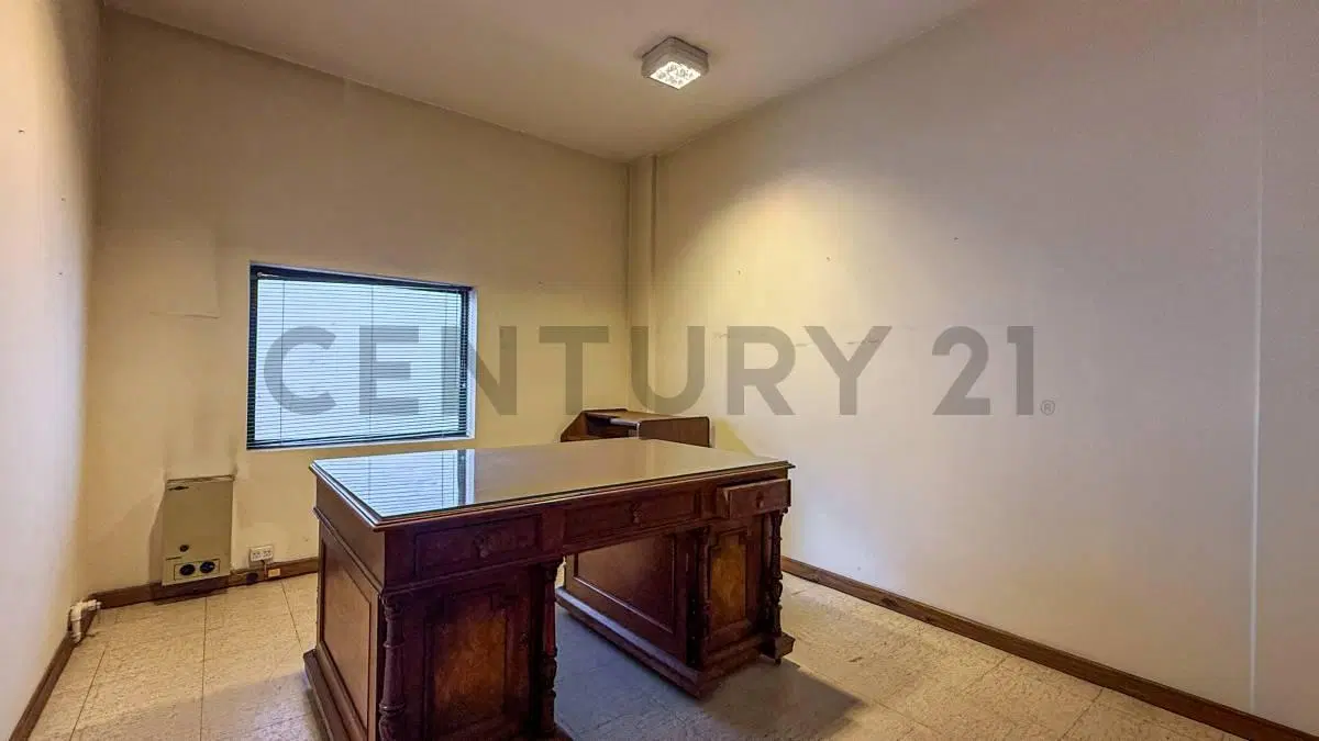VENTA SEMI PISO OFICINAS ZONA TRIBUNALES 2