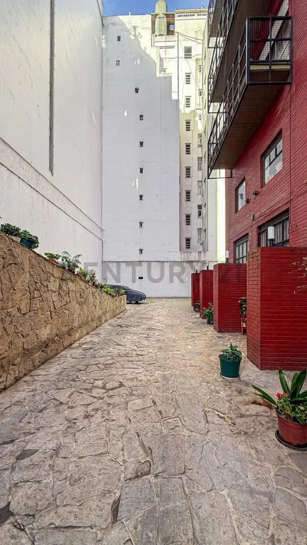 VENTA SEMI PISO OFICINAS ZONA TRIBUNALES 4