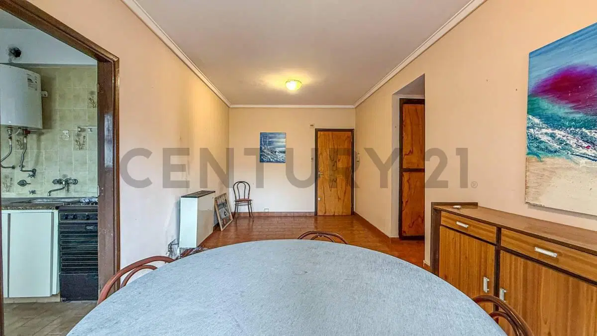 VENTA DEPARTAMENTO 3 AMBIENTES AL FRENTE LA PERLA 2