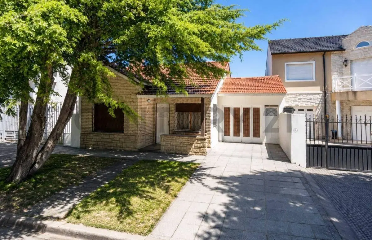 VENTA CASA A RECICLAR PARQUE LURO 3
