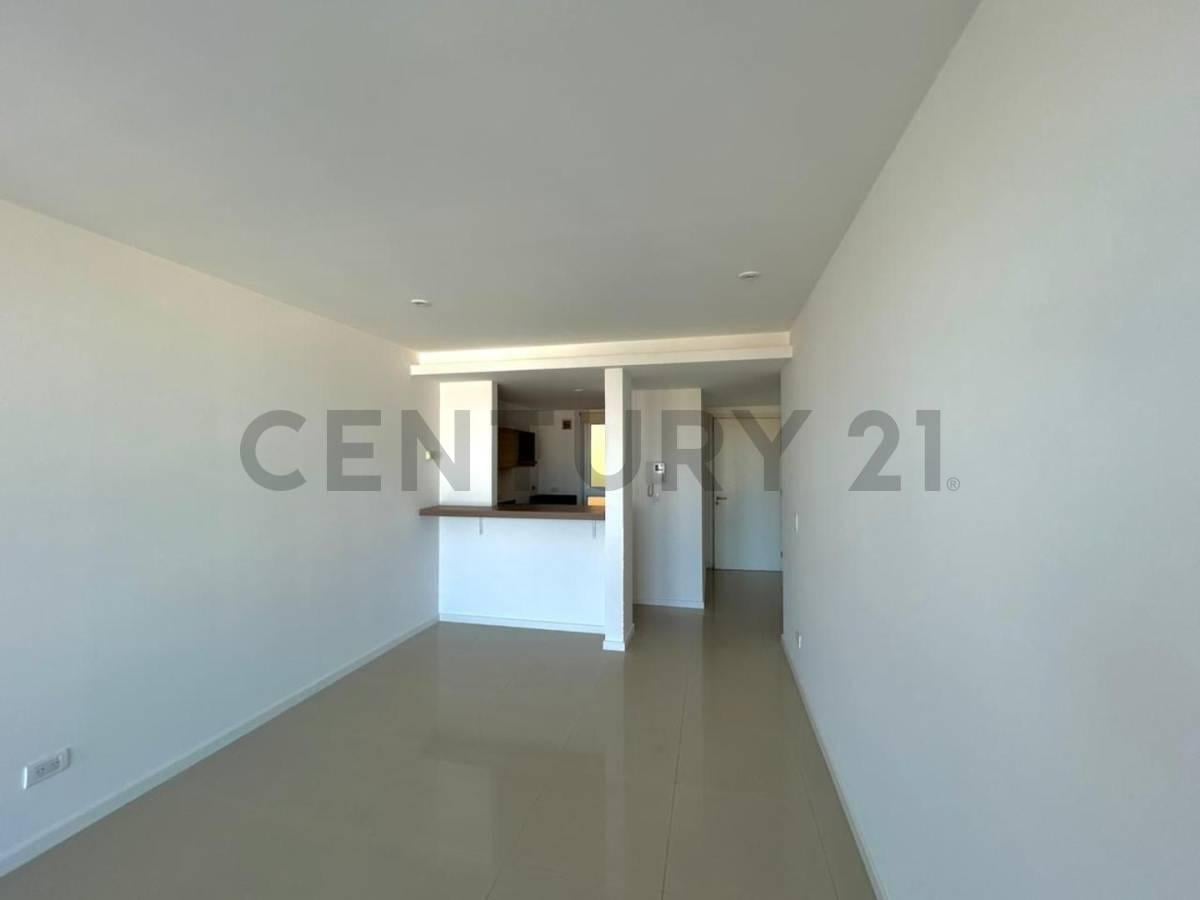 VENTA DEPARTAMENTO 2 AMBIENTES EN EDIFICIO MODERNO