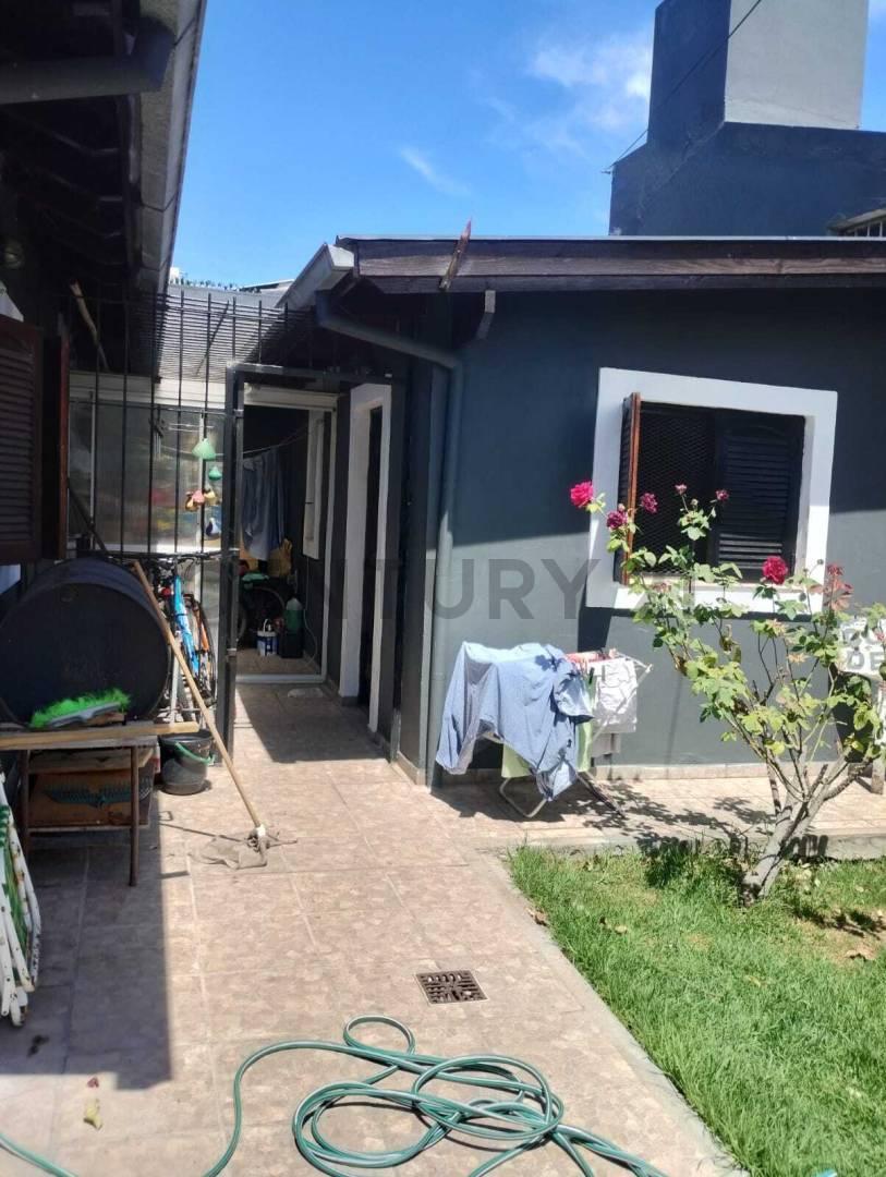 Casa 3 Ambientes en Esquina | Punta Mogotes | Con Monoambiente Independiente | A Pasos del Mar