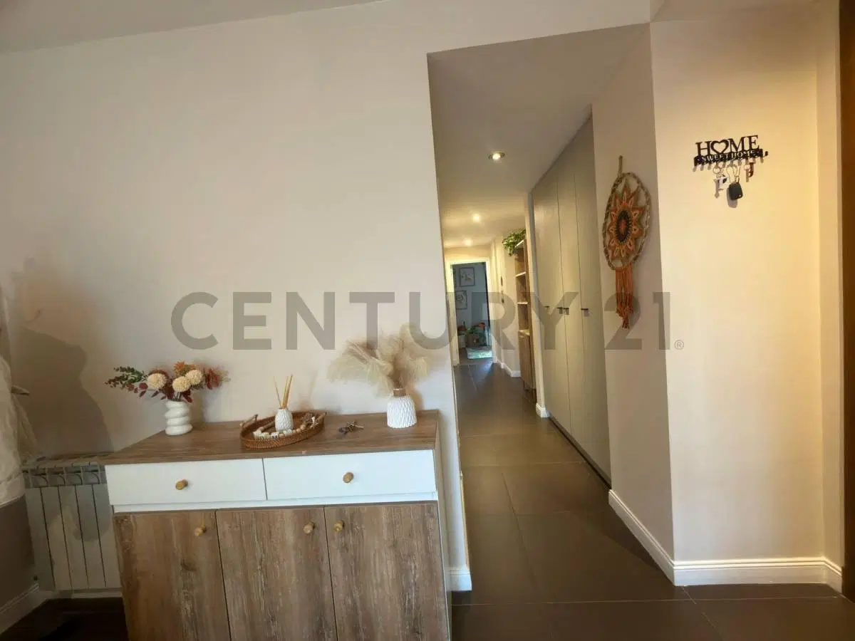 VENTA SEMIPISO 3 AMBIENTES CON BALCON AL FRENTE 3