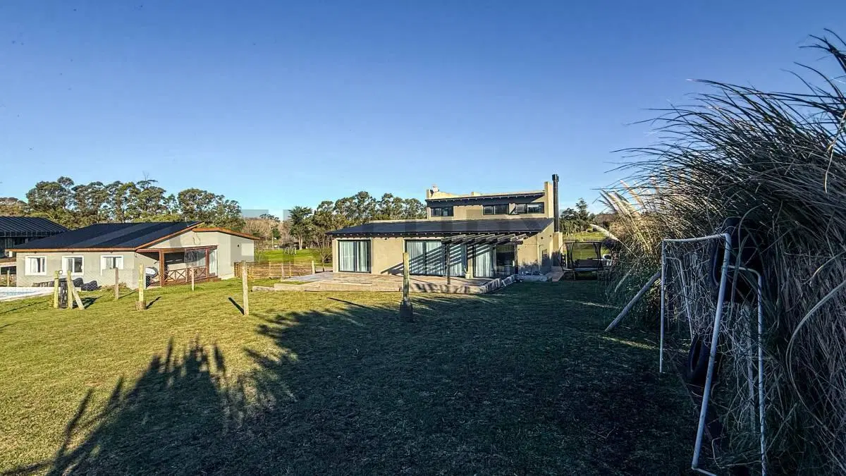 VENTA CASA 4 AMBIENTES BARRANCAS DE SAN BENITO 4
