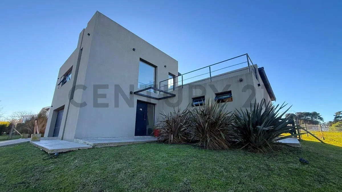 VENTA CASA 4 AMBIENTES BARRANCAS DE SAN BENITO 2