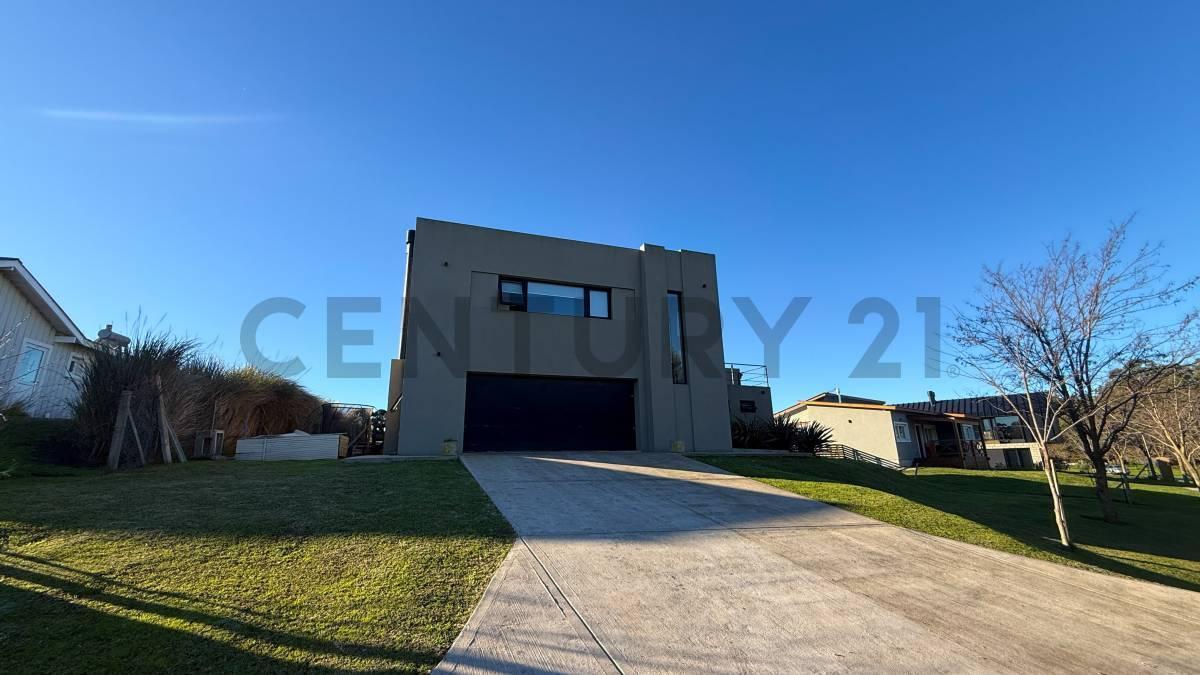 VENTA CASA 4 AMBIENTES BARRANCAS DE SAN BENITO