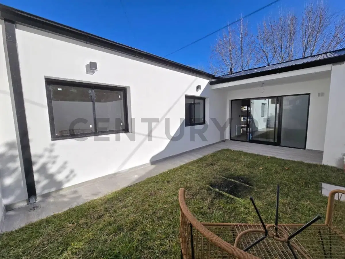 Casa PH a estrenar | 3 ambientes | Cochera | Parque | Olazábal 520 3