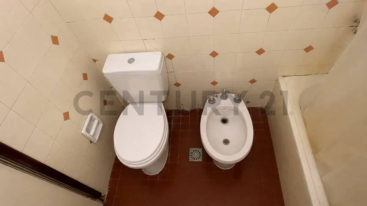VENTA DEPARTAMENTO MONOAMBIENTE LATERAL 8