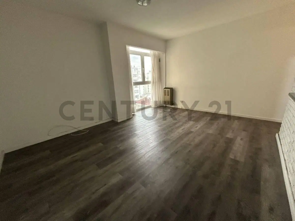 ALQUILER DEPARTAMENTO 4 AMBIENTES 24 MESES 5