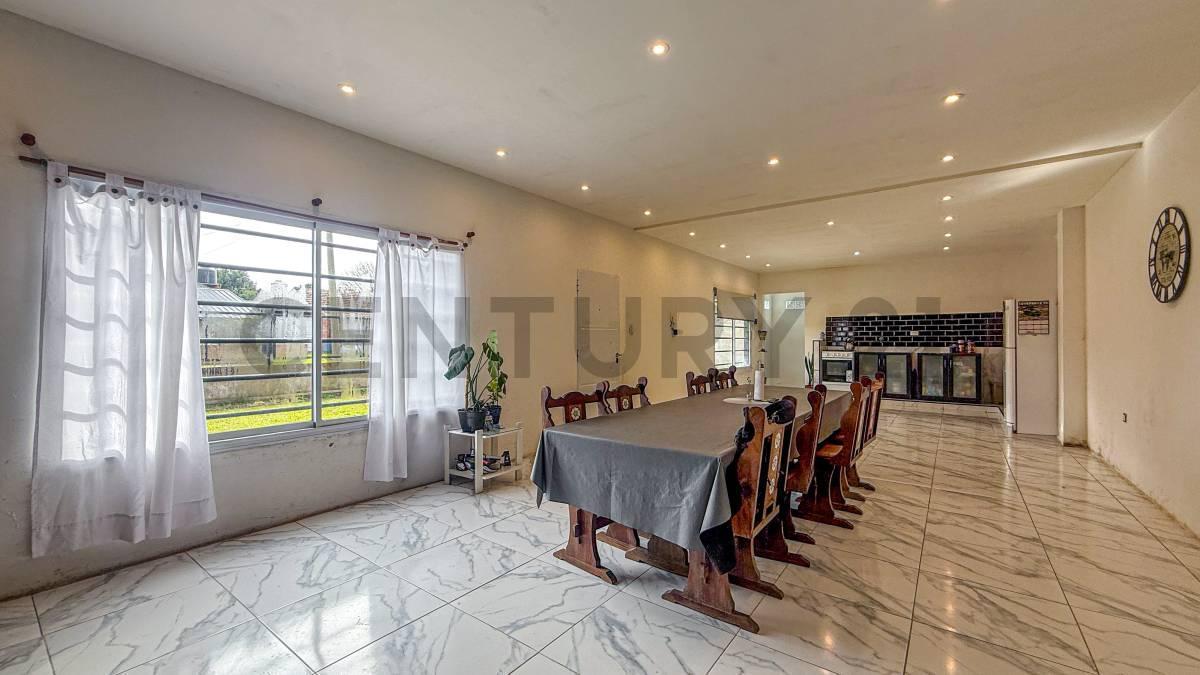 Foto de Moderna casa de 3 ambientes con 2 baños, 150 m² cubiertos y amplio parque – Faro Norte, imagen 1