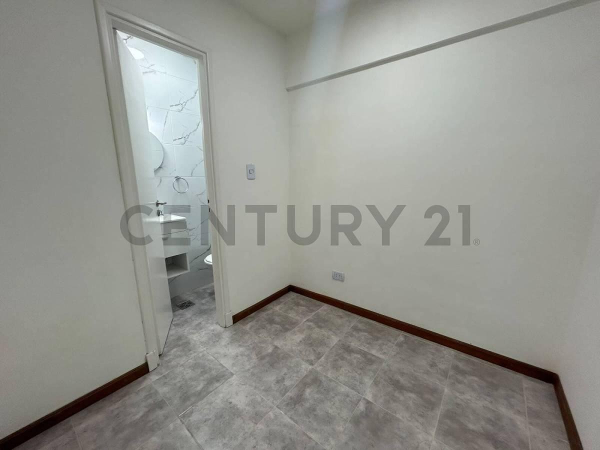 Foto de VENTA DEPARTAMENTO 2 AMBIENTES CON DEPENDENCIA AL FRENTE, imagen 3