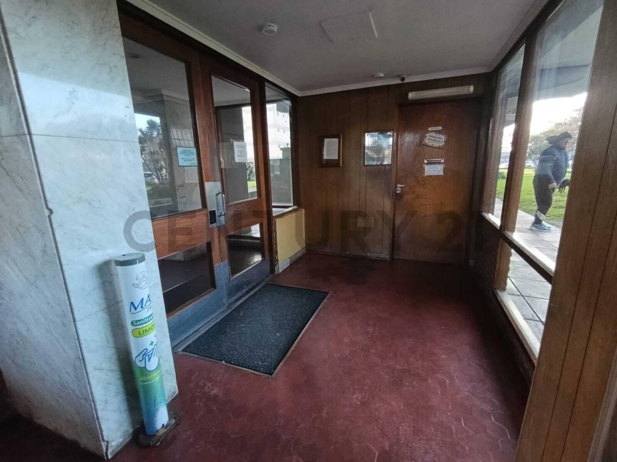 Foto de Departamento de 3 ambientes al frente con Balcón Luminoso y Cálido, imagen 1