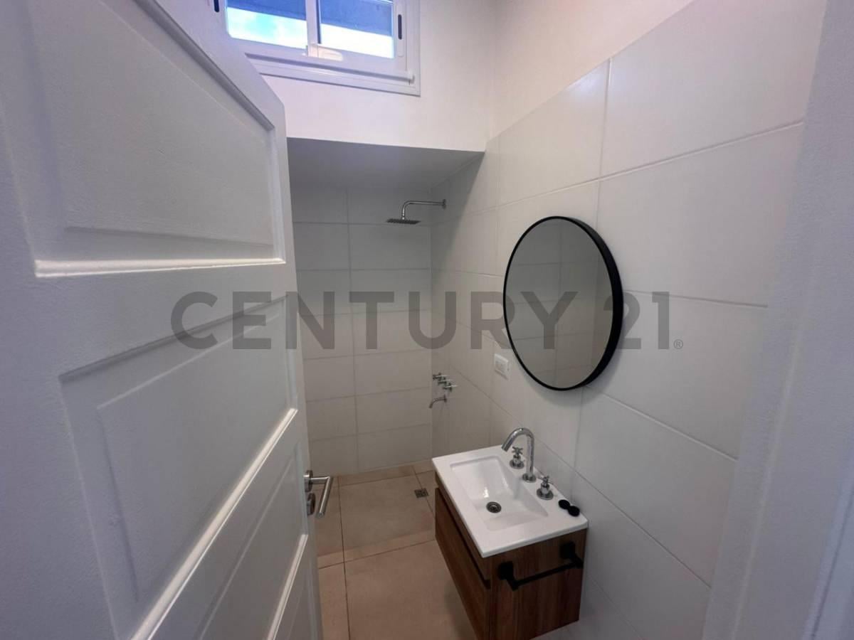 Foto de PH EN VENTA 3 AMBIENTES RECICLADO A NUEVO – BELGRANO 3500, imagen 3
