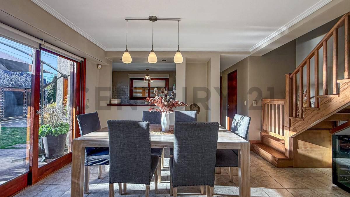 Foto de VENTA CASA 3 AMBIENTES EN PH EN CAISAMAR!!, imagen 1